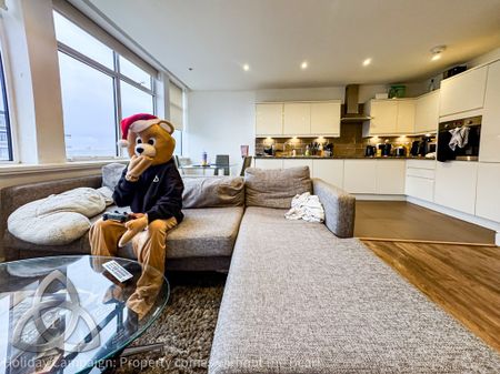 Finchley Road, Hampstead, London, NW3 5HT - Photo 2