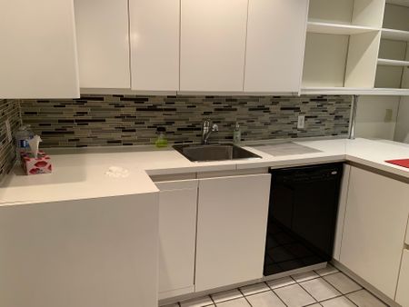 For Lease - 339 Lippincott Street, Toronto, Ontario - Photo 4