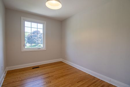 For Lease - 978 Wildwood Drive, Newmarket, Ontario - Photo 3