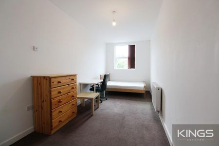 4 bedroom apartment to rent - Photo 4