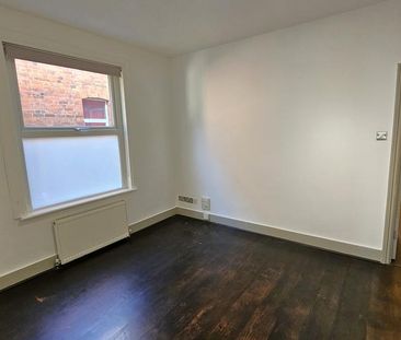 3 bedroom ground floor maisonette to rent - Photo 6