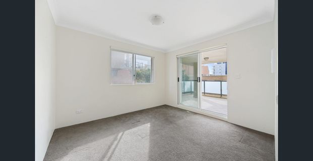 Oversized Two Bedroom Apartment In Prime Location - Photo 1