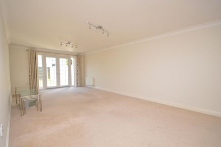 4 bedroom semi-detached house to rent - Photo 2