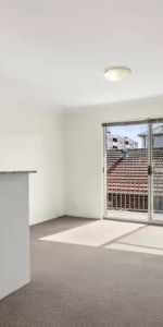 Modern One Bedroom Apartment in Kensington - Photo 4