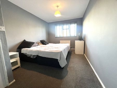 Bastable Avenue, Barking, IG11, Property for rent - Photo 2