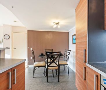 1 Bed Flat, Falcon Wharf, SW11 - Photo 6