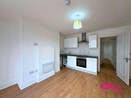 St. Georges Road, Bolton, BL1 - Photo 5