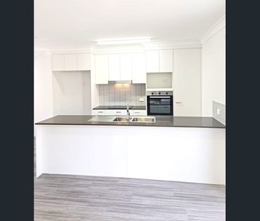 3 BEDROOM 2 BATHROOM TOWNHOUSE WITH DUCTED AIR - Photo 6