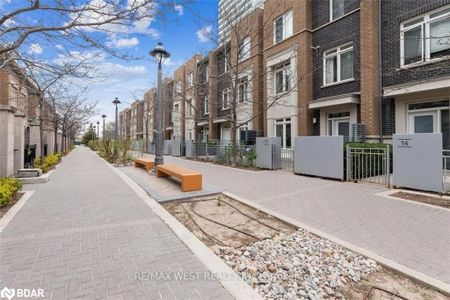 For Lease - 370 Square One Drive Unit# Th#13, Mississauga, Ontario - Photo 5