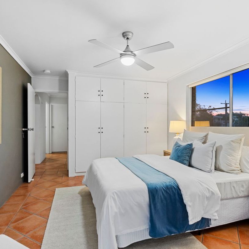 $700/wk - Available NOW!! Stunning Bay Views & Breezes - UNFURNISHED - Photo 1