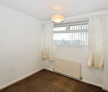 4 bedroom semi-detached house to rent - Photo 6