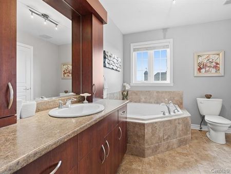 4556 Boul. St Martin O. - Photo 2