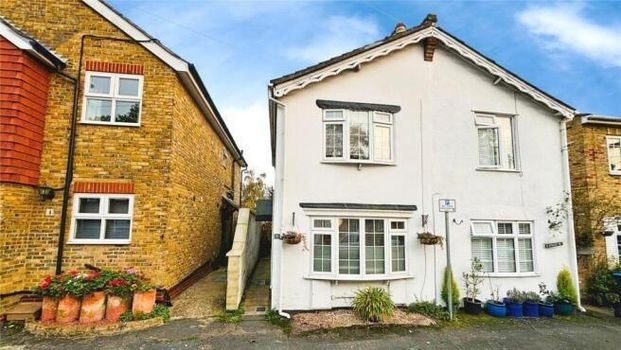 3 bedroom semi-detached house to rent - Photo 1