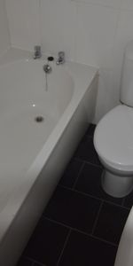 To Let 1 Bed Apartment - Photo 4