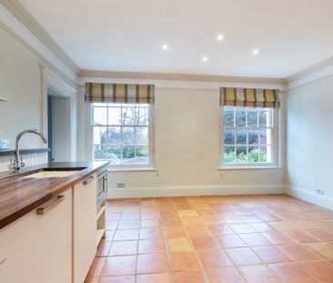 Montpellier Parade, Cheltenham GL50 1UA - Photo 2