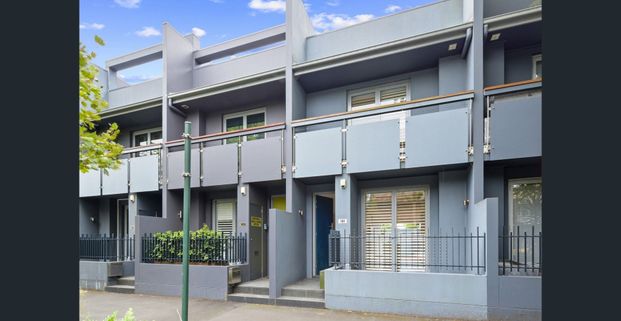 Stunning 3 bedroom terrace - Photo 1