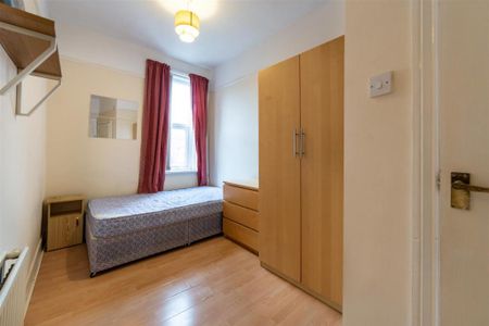 4 bedroom terraced house to rent - Photo 2