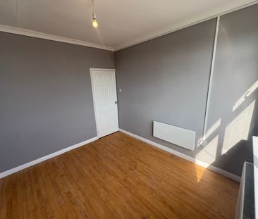 The Flat, Parc Mawr, Bonymaen Rugby Club, Cefn Hengoed Road, Swanse... - Photo 6