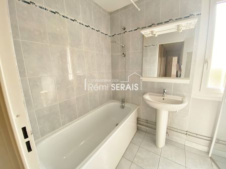 Location Appartement 3 pièces 70m² - Photo 2