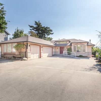 2 BEDROOM SUITE WITH SINGLE GARAGE EAST ABBOTSFORD - Photo 1