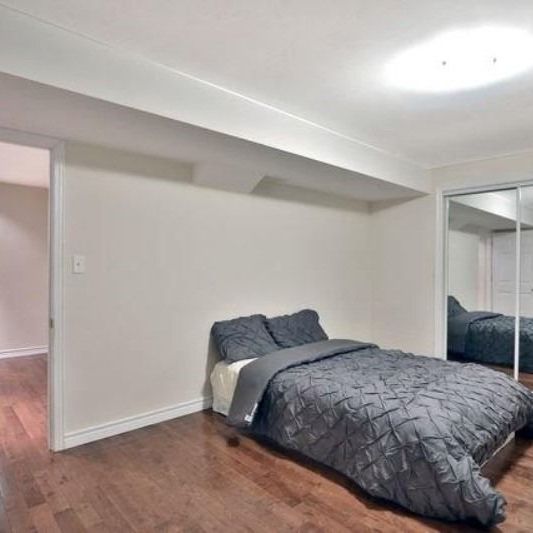 For Lease - 1383 Liverpool Street, Oakville, Ontario - Photo 1