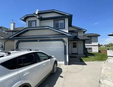 3 bedroom, 2 washroom, 2 car attached garage | Calgary - Photo 1