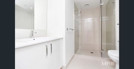 Chic and convenient in Carlton - Photo 4