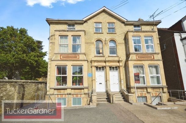 Basement Flat Hills Road, Cambridge - Photo 1