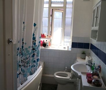 Room in a Shared Flat, Shirehall Lane, NW4 - Photo 4