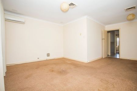 Affordable home on large block - Photo 5