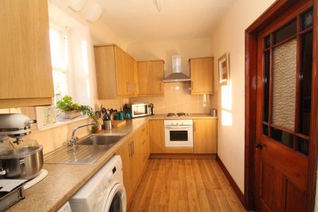 3 bedroom detached house to rent - Photo 5
