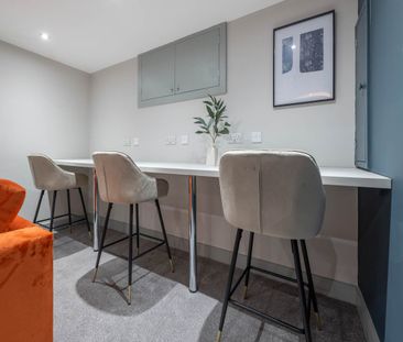 Westover Road (Room 4), Bramley, Leeds - Photo 1