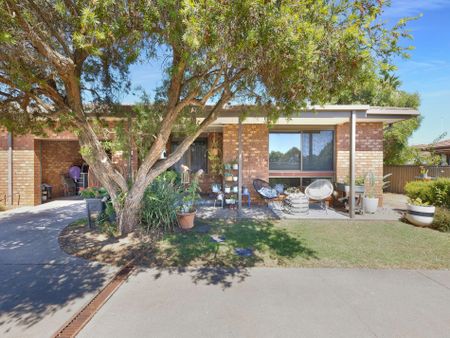 Beautifully Presented Two-Bedroom Unit with Modern Comforts! - Photo 3