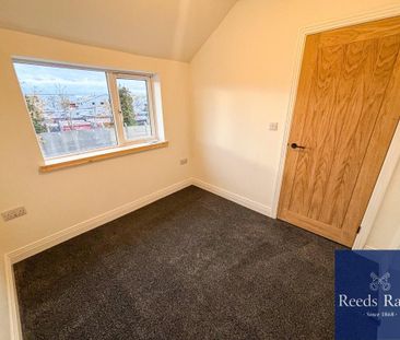 2 bedroom end of terrace house to rent - Photo 6