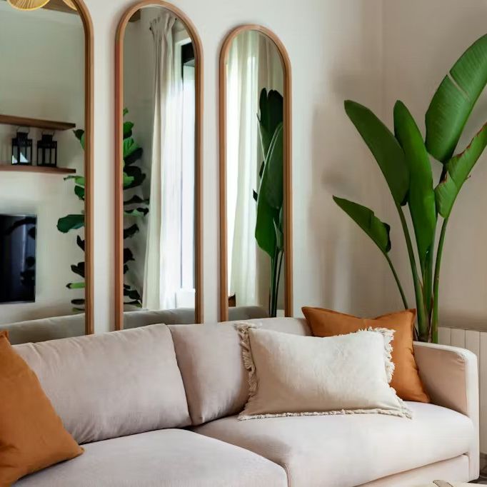 Carrer de Villarroel, Barcelona, Catalonia 08011 - Photo 1