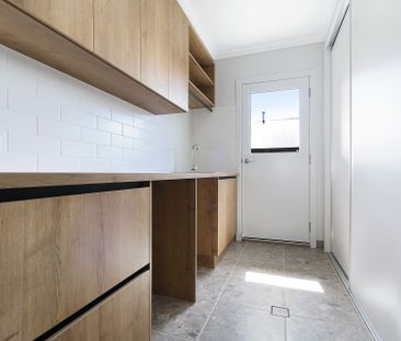 The Home That Perfectly Balances Space, Luxury & Function - Photo 4