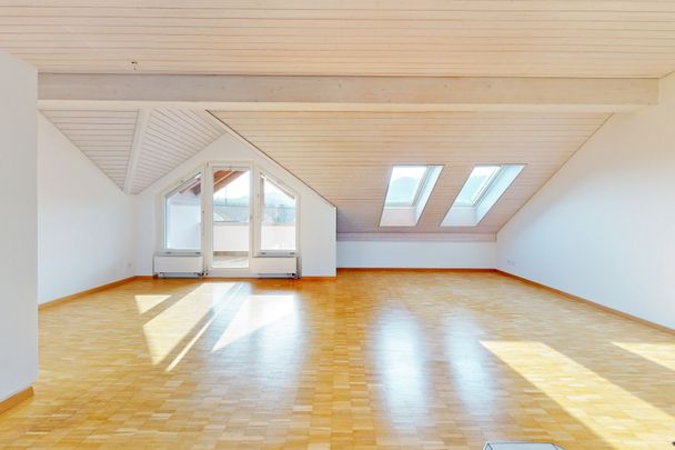 Heimelige Dachwohnung mit Cheminée - Photo 1