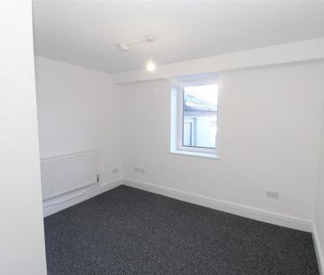 8 bedroom house to rent - Photo 4