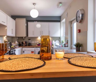 UK Award Winning, exceptionally high standard, design-led, immacula... - Photo 4