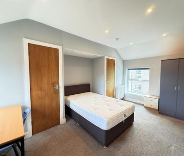 54 Holyhead Road - Photo 2