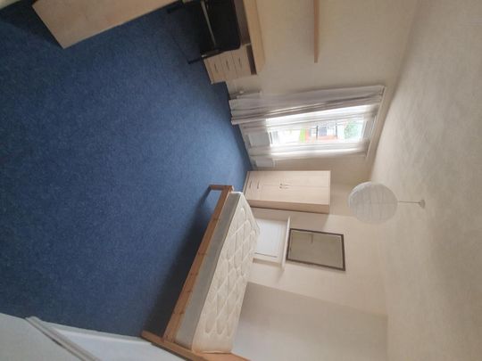 6 bedroom terraced house to rent - Photo 1