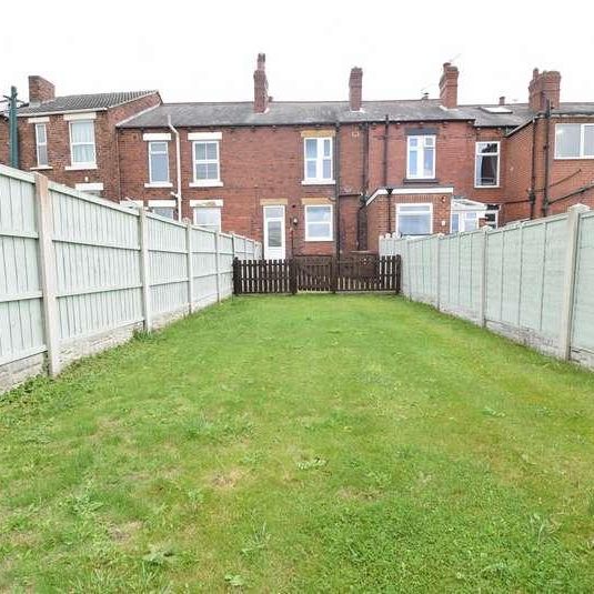 Leeds Road, Wakefield, WF1 - Photo 1