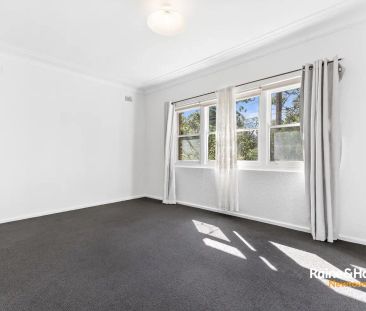 “Tidy solid home with a lush backyard” - Photo 6