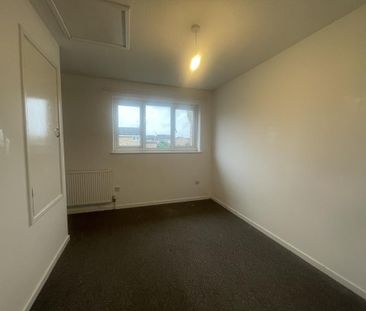 2 bedroom semi-detached house to rent - Photo 3