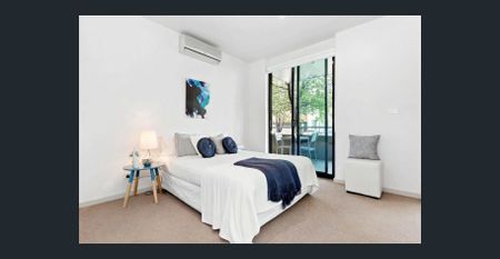 Stunning oversized apartment in a peaceful pocket of Richmond! - Photo 3