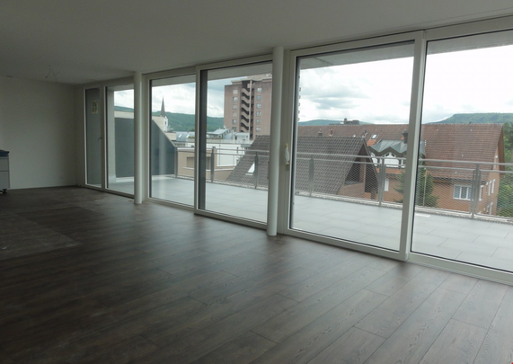 2.5-Zimmer-Dachwohnung mit 78m2 Dachterrasse - Photo 1