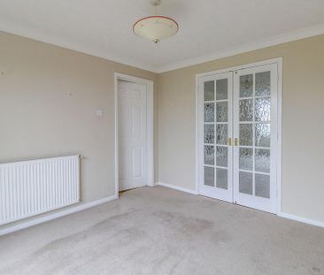 4 bedroom detached house to rent - Photo 2