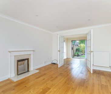 4 bedroom detached house to rent - Photo 2