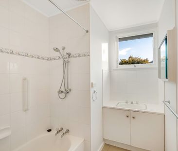 Large Family Home - Photo 3