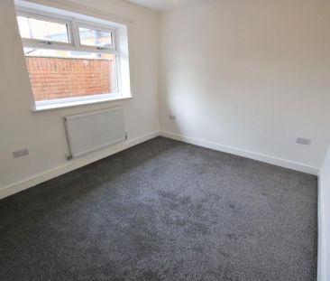 2 bedroom detached bungalow to rent - Photo 3